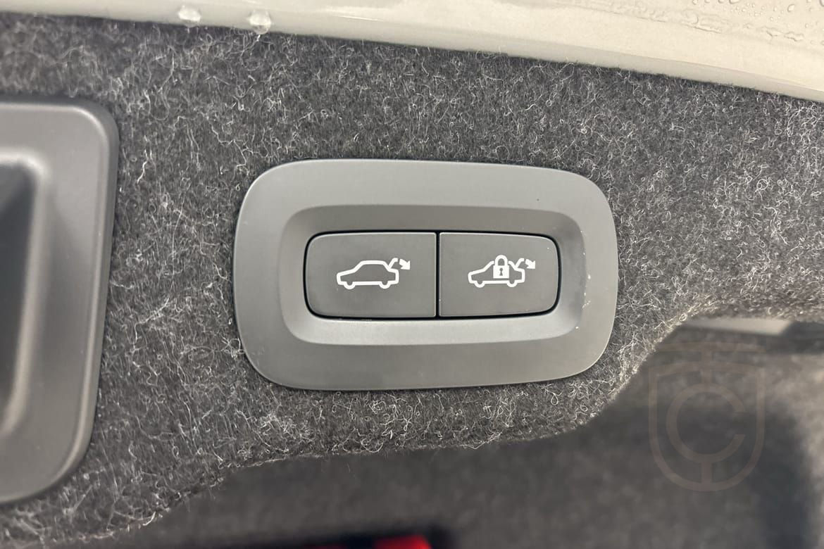 Volvo S90 Recharge T8 Ultimate Dark