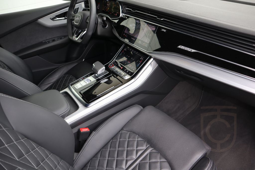 Audi SQ8 V8 FACELIFT-NEUES MODELL BLACK-PAKET/RAUTE