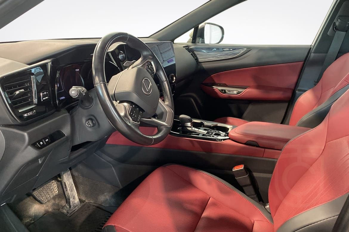 Lexus NX 350h AWD Business