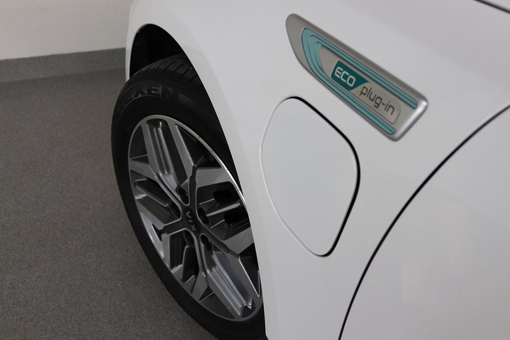 Kia Optima Sport Wagon Plug-in Hybrid Pluspaket 2