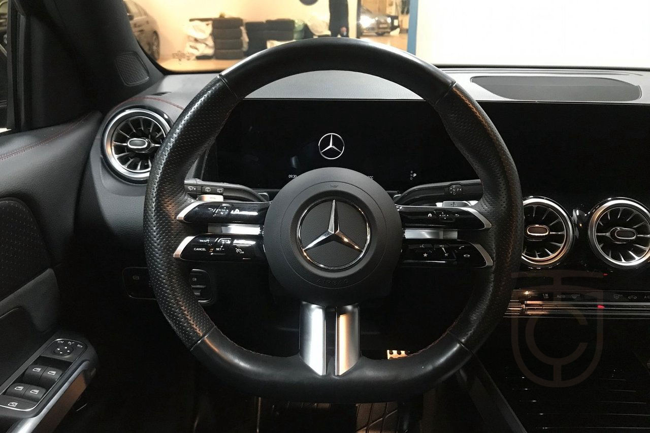 Mercedes-Benz EQB 250+ AMG