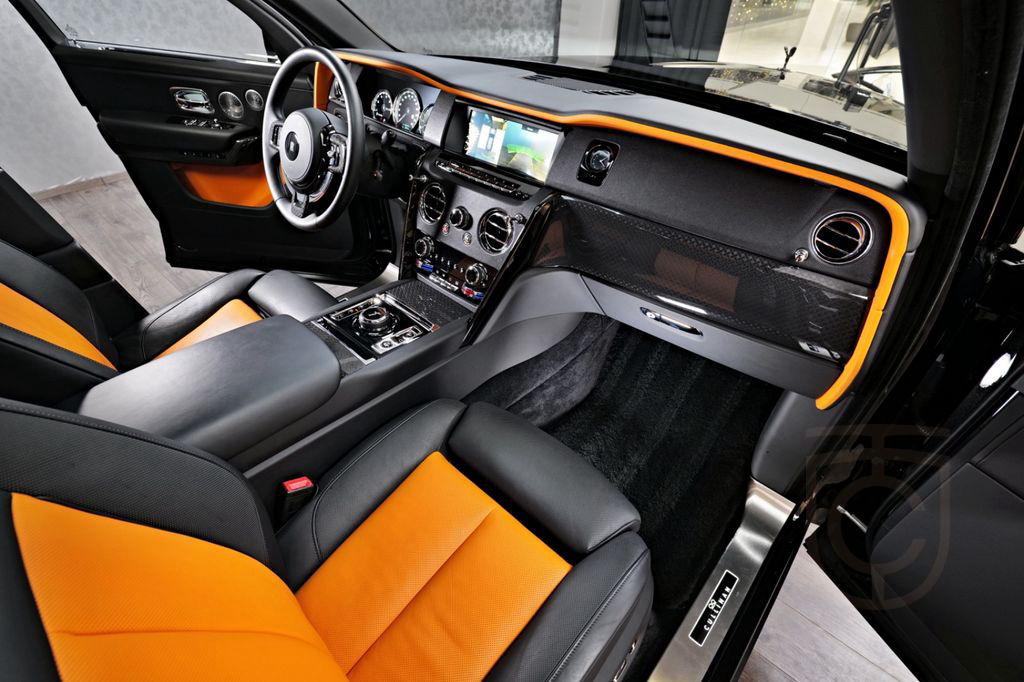 Rolls-Royce Cullinan Black Badge / PANO / MASSAGE / AUDIO