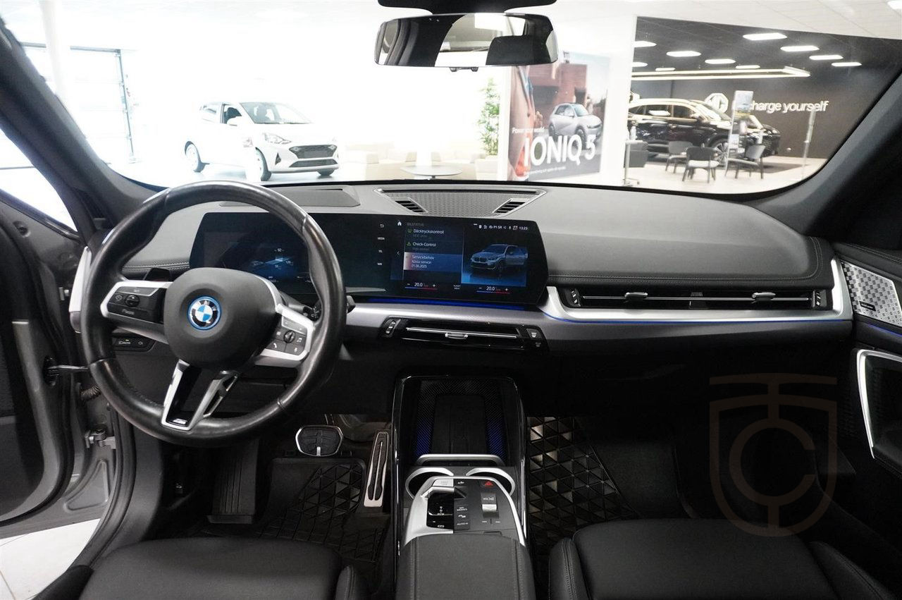 BMW iX1 xDrive 30 M-Sport Innovation Pano Comfort Travel