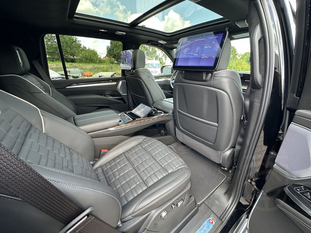 Cadillac Escalade MY25 ESV Sport Platinum Langversion