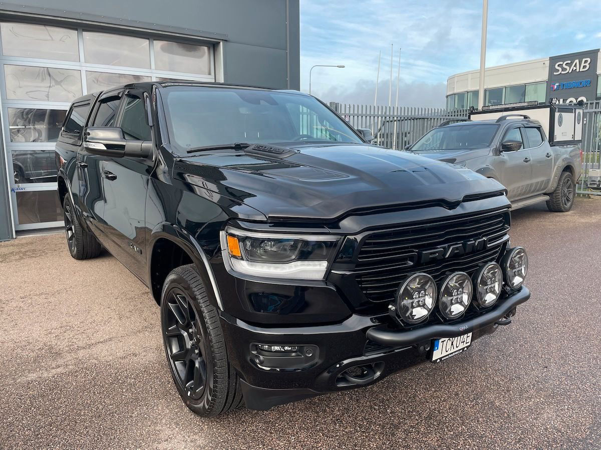 Dodge RAM 1500 Laramie Work Night Edition