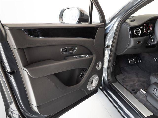 Bentley Bentayga V8 22" Massage
