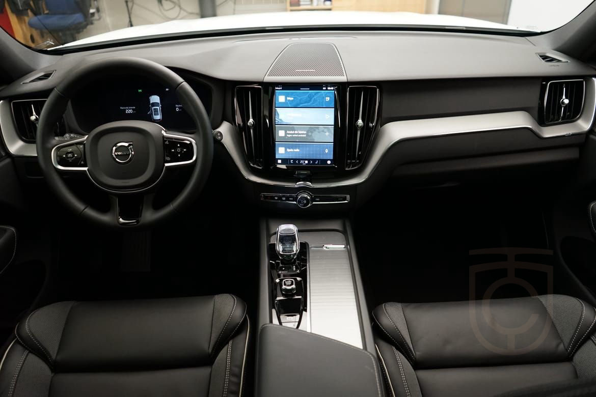 Volvo XC60 T6 Plus Dark Edition,Taklucka, on call