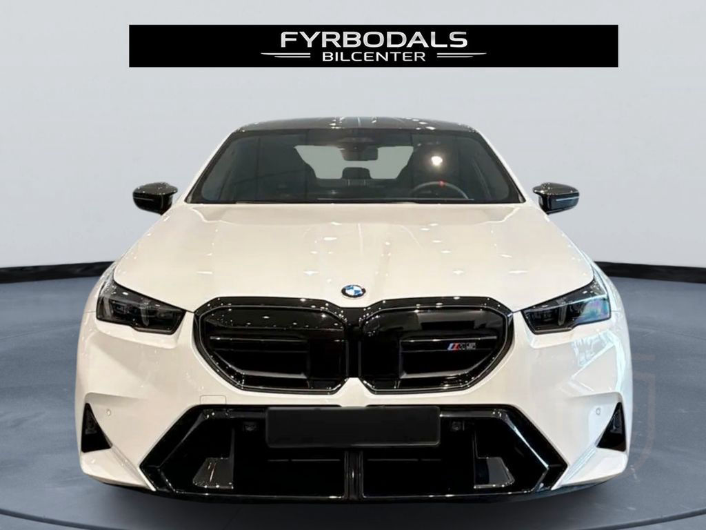 BMW M5 xDrive G90 727hp Hybrid TOWBAR B&W HUD *VAT*