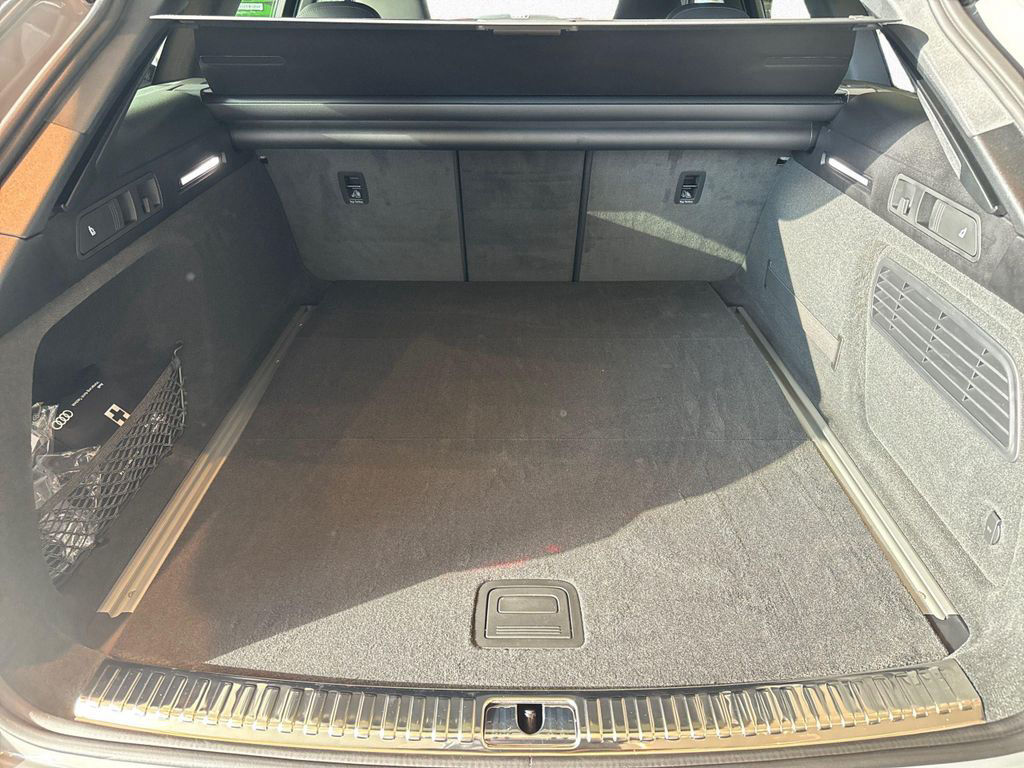 Audi RS6 Avant 600 PS tiptronic MATRIX/PANO/HEAD-UP