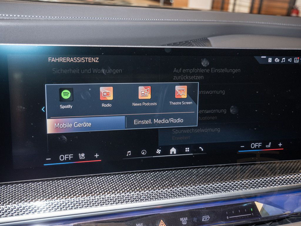 BMW 740d xDrive M-Sport ACC SITZBELÜFTUNG PANO 360°