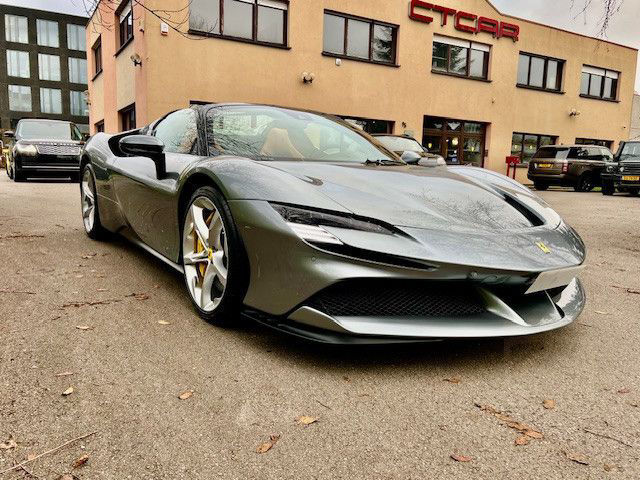 Ferrari SF90 Spider JBL Lift Kamera Garantie -1Hand
