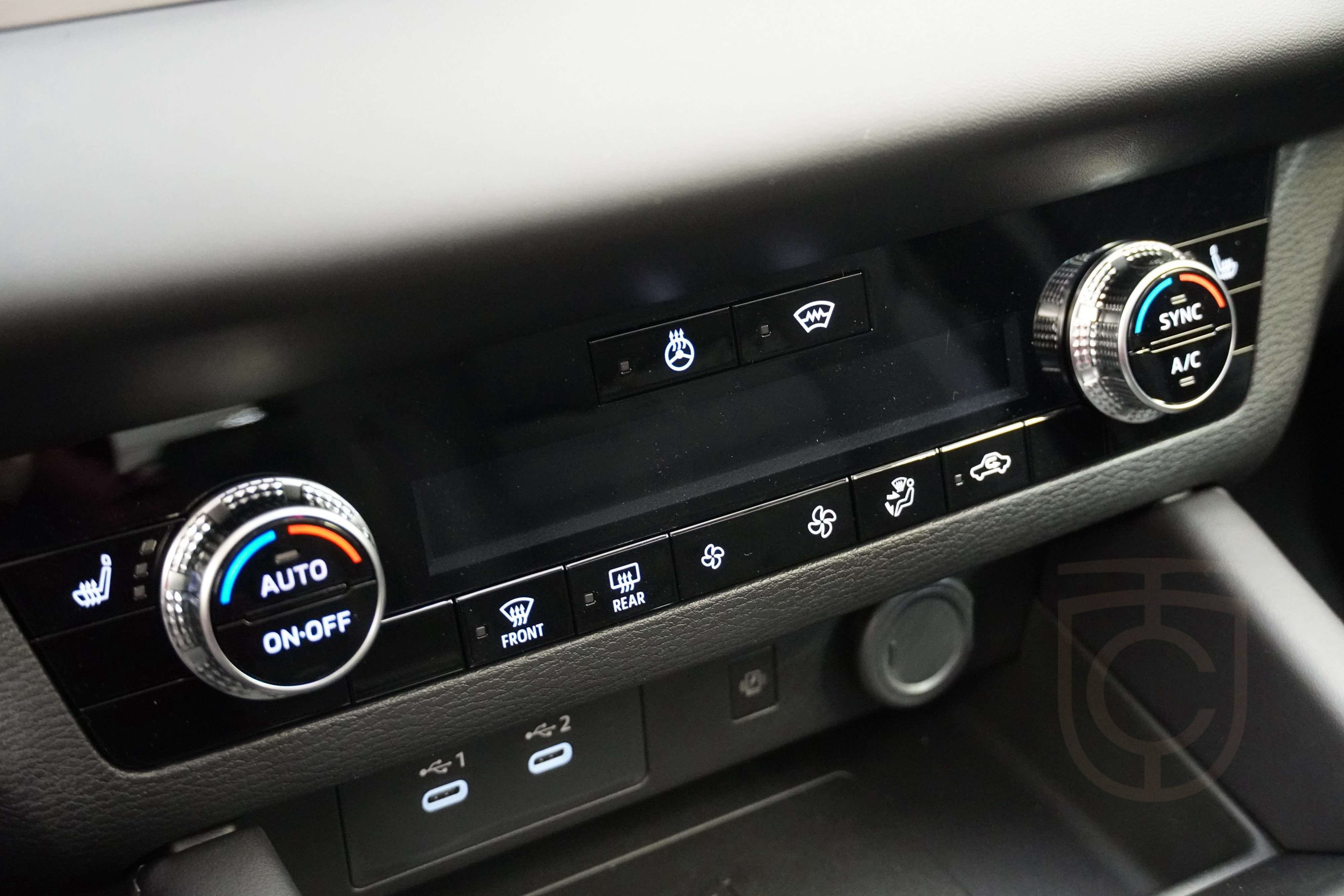 Mitsubishi Outlander PHEV*LED*HUD