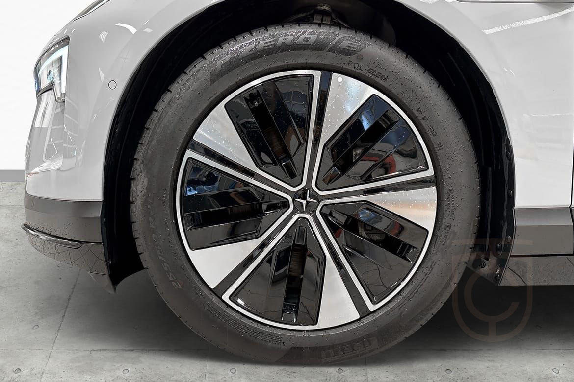 Polestar 4 Long Range Single Motor Plus Pilot