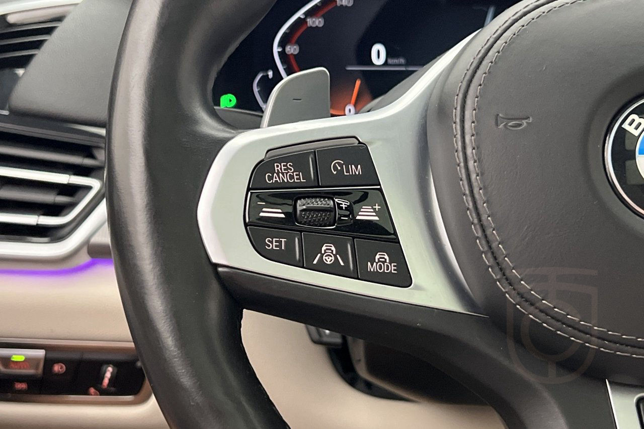 BMW X6 xDrive40i M Sport Pano B&W Sky Komfortstolar 360°