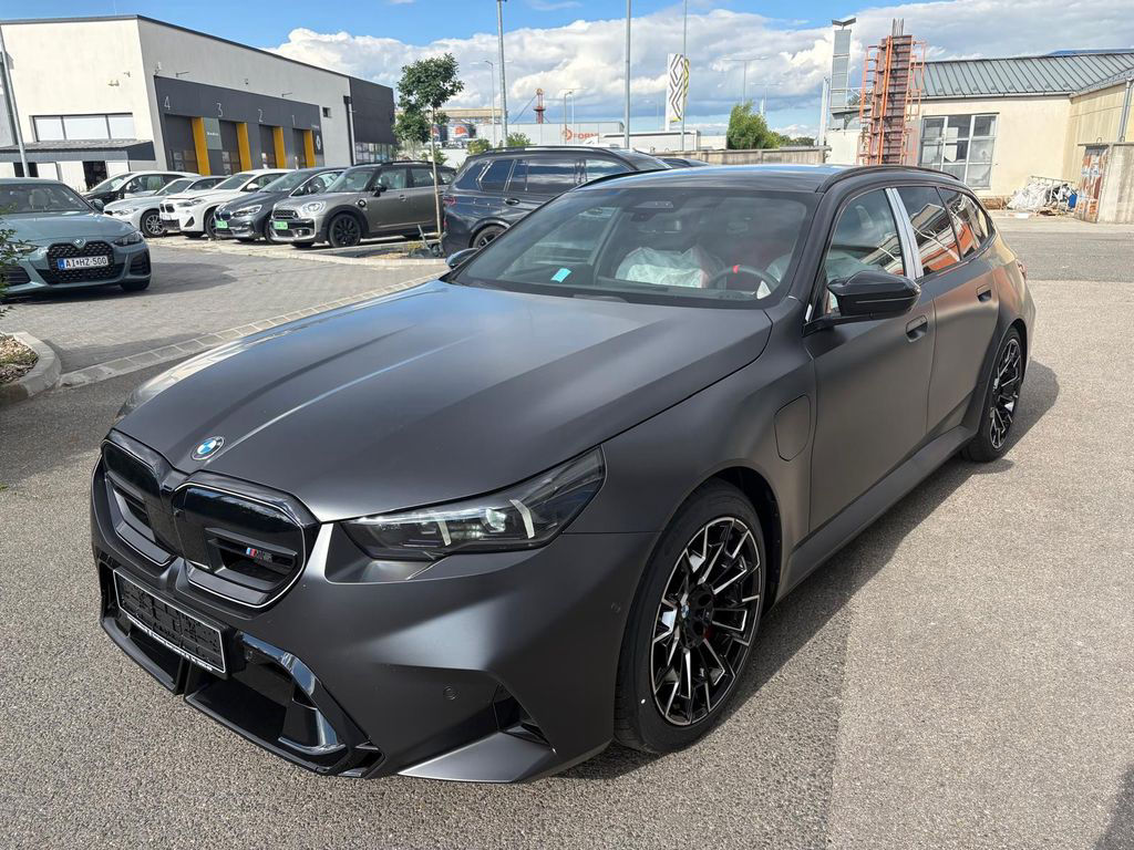 BMW M5 Plug-In Hybrid xDrive A