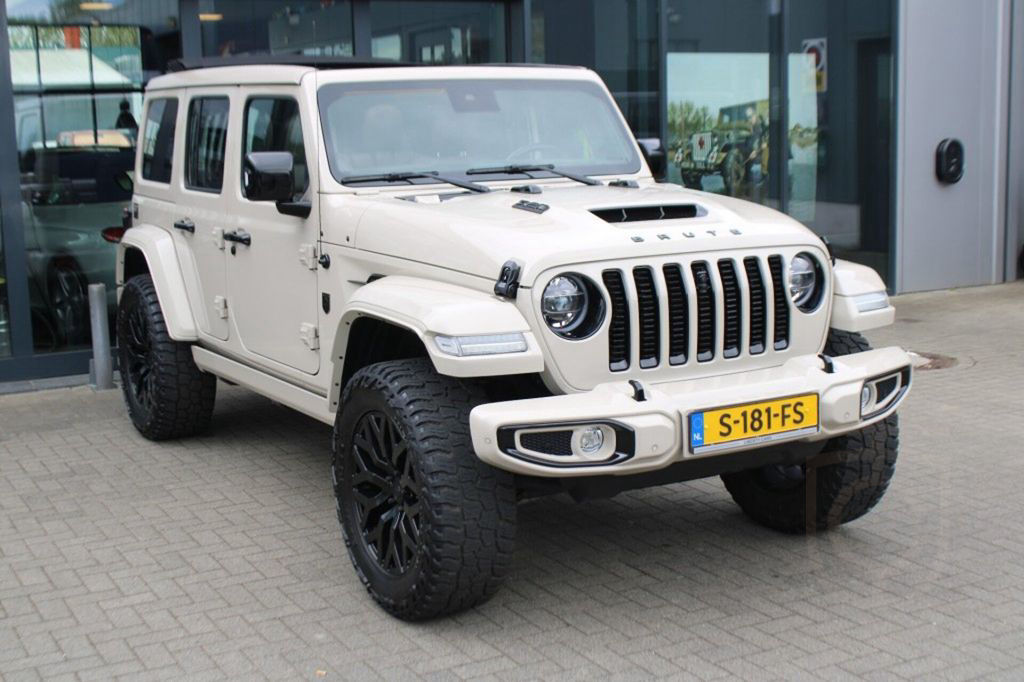 Jeep Wrangler BRUTE 4XE 380 PK SAHARA / Sky One Touch