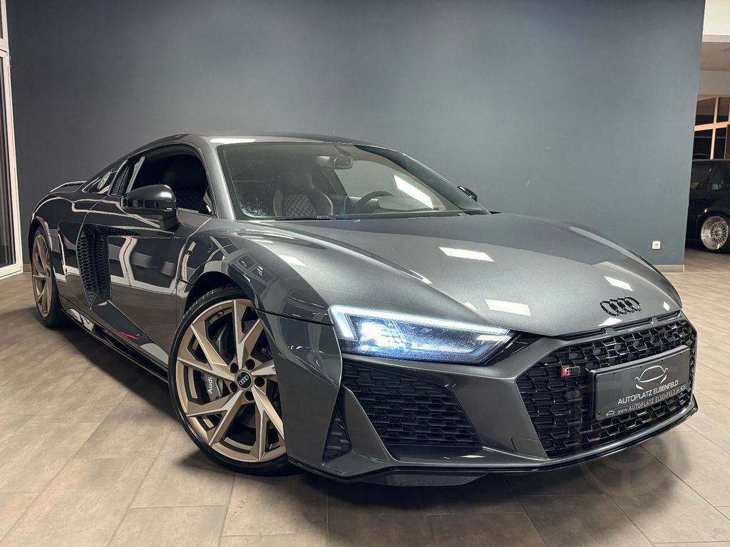 Audi R8 5.2 FSI V10 Quattro Performace EVO / CARBON