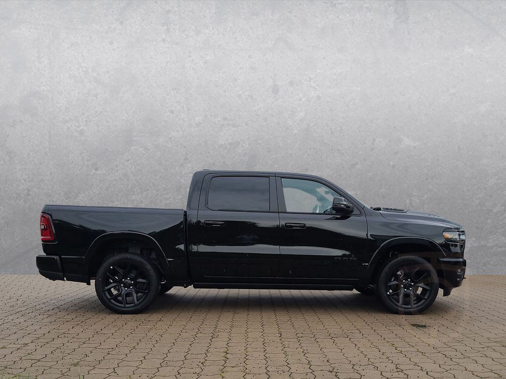 Dodge 1500 Crew Cab Laramie Night MY25 Luftfed Auspuff