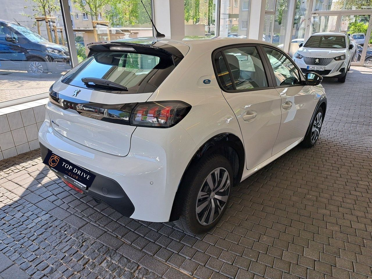 Peugeot e-208 Active