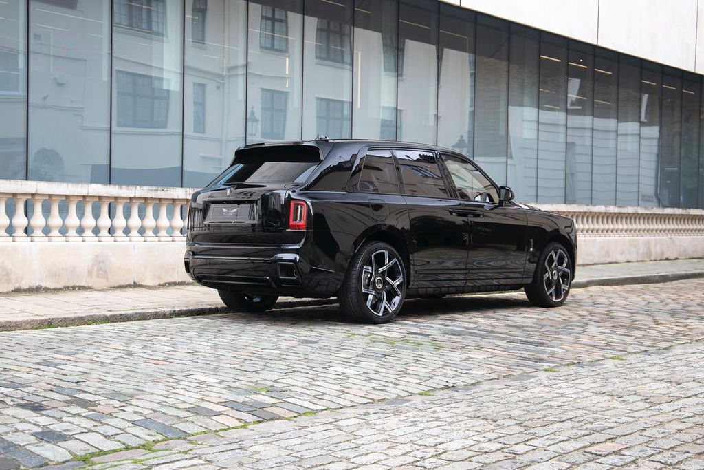 Rolls-Royce Cullinan Black Badge SERIES II