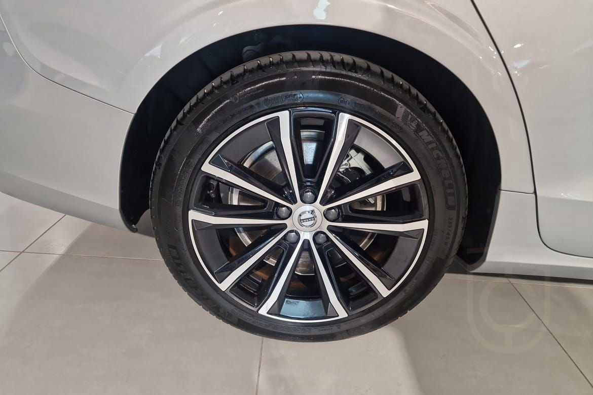 Volvo V60 T6 Plus Dark