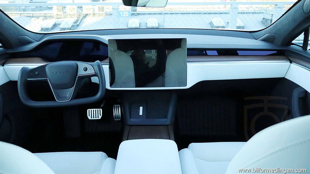 Tesla Model S Dual Motor Long Range AWD Yoke, Pano