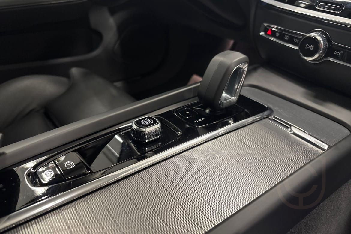 Volvo V60 B4 Bensin Plus Dark