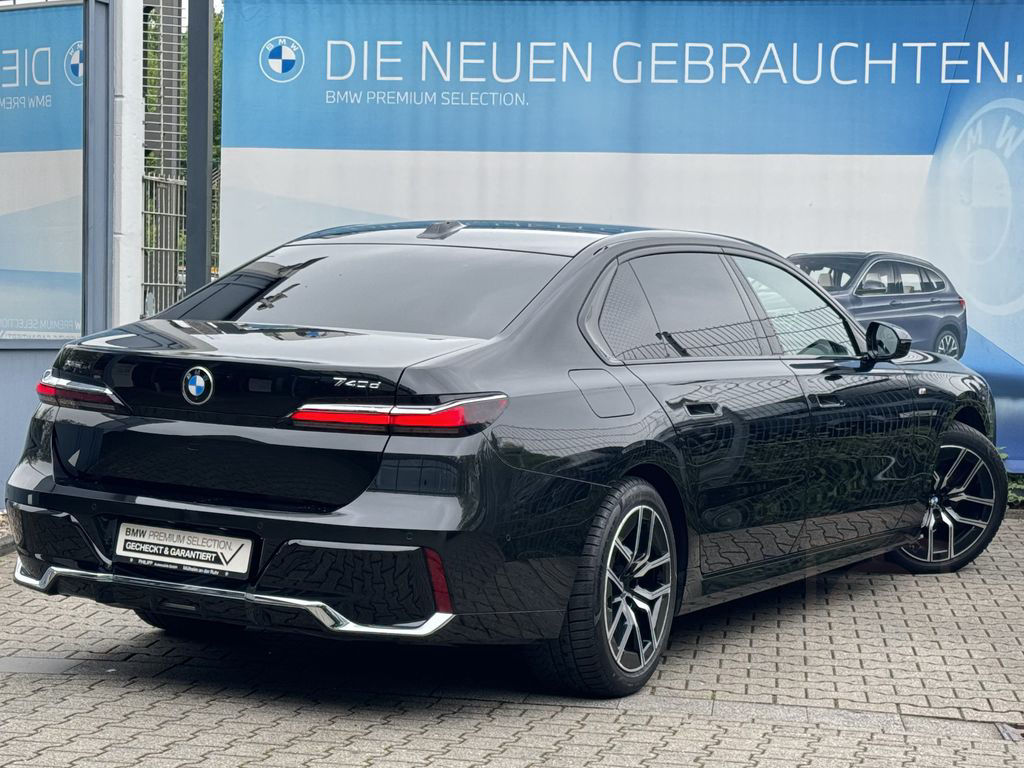 BMW 740d xDrive M Sport StandHzg PANO-SKY Autobahnas