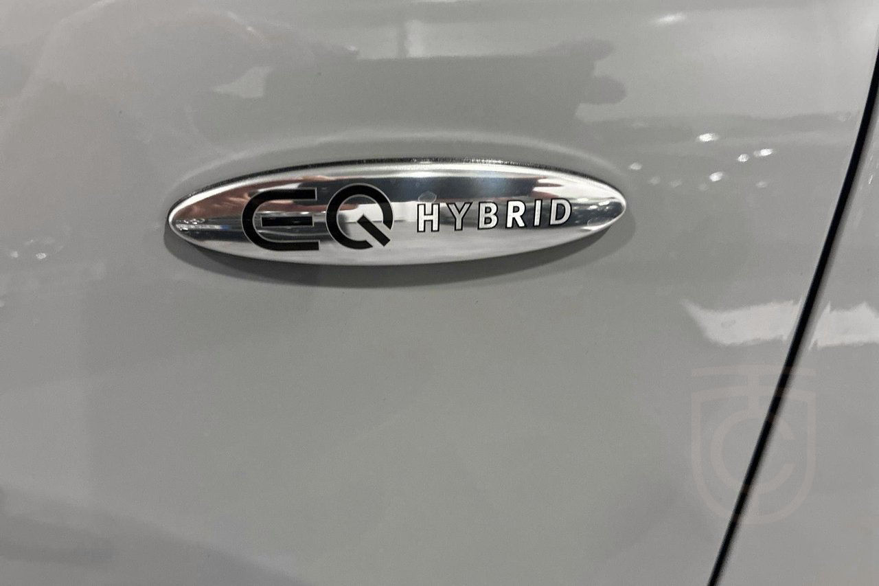Mercedes-Benz GLA 250 E AMG ADVANCED EDITION