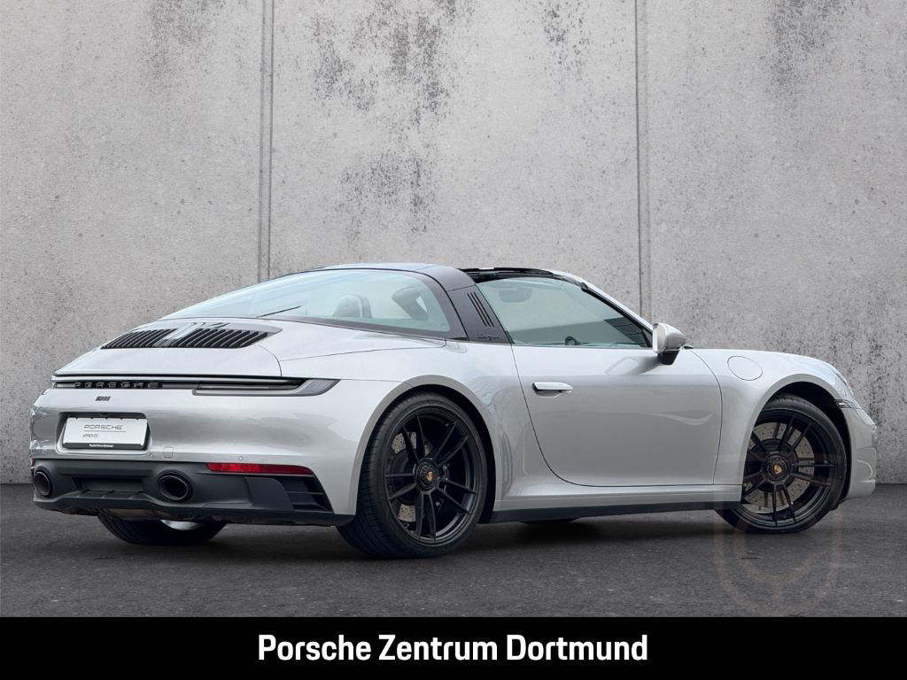 Porsche 992 911 Targa 4 GTS BOSE Sportabgasanlage LED