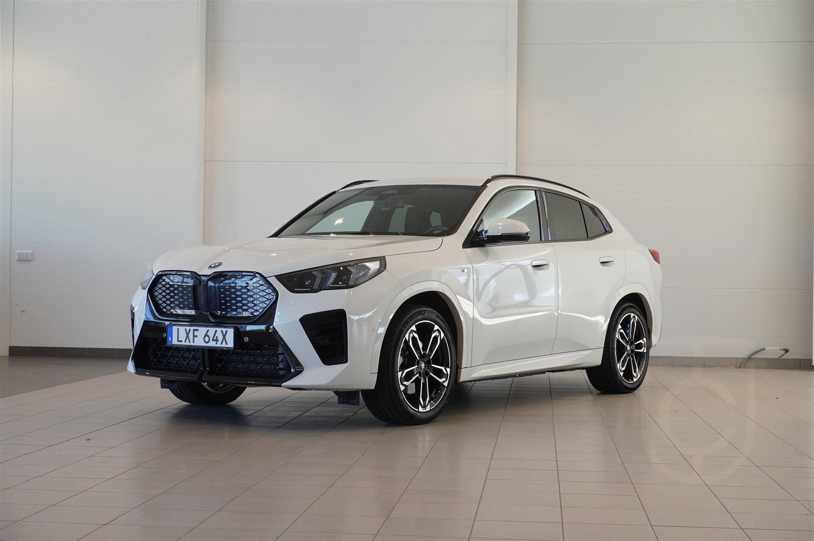 BMW iX2 xDrive30