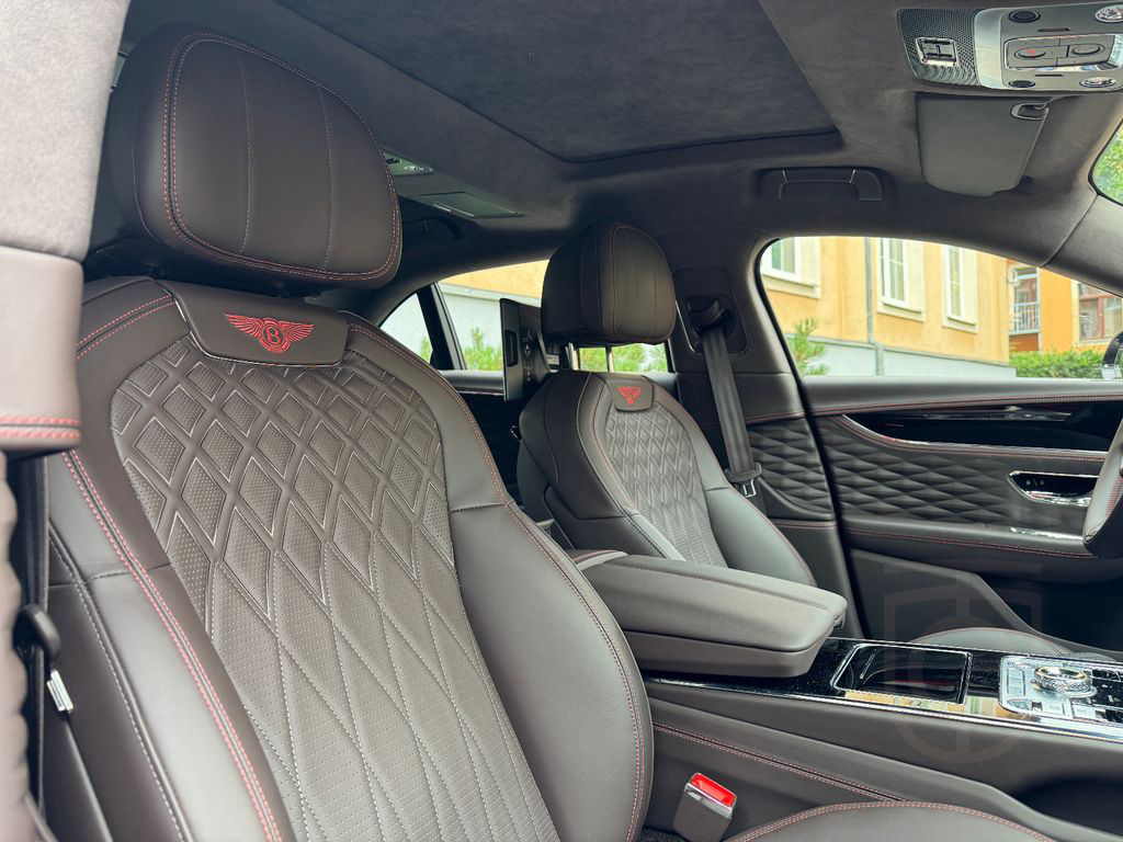 Bentley Flying Spur V8 Mulliner/Rotating/RearTV/DynamicR