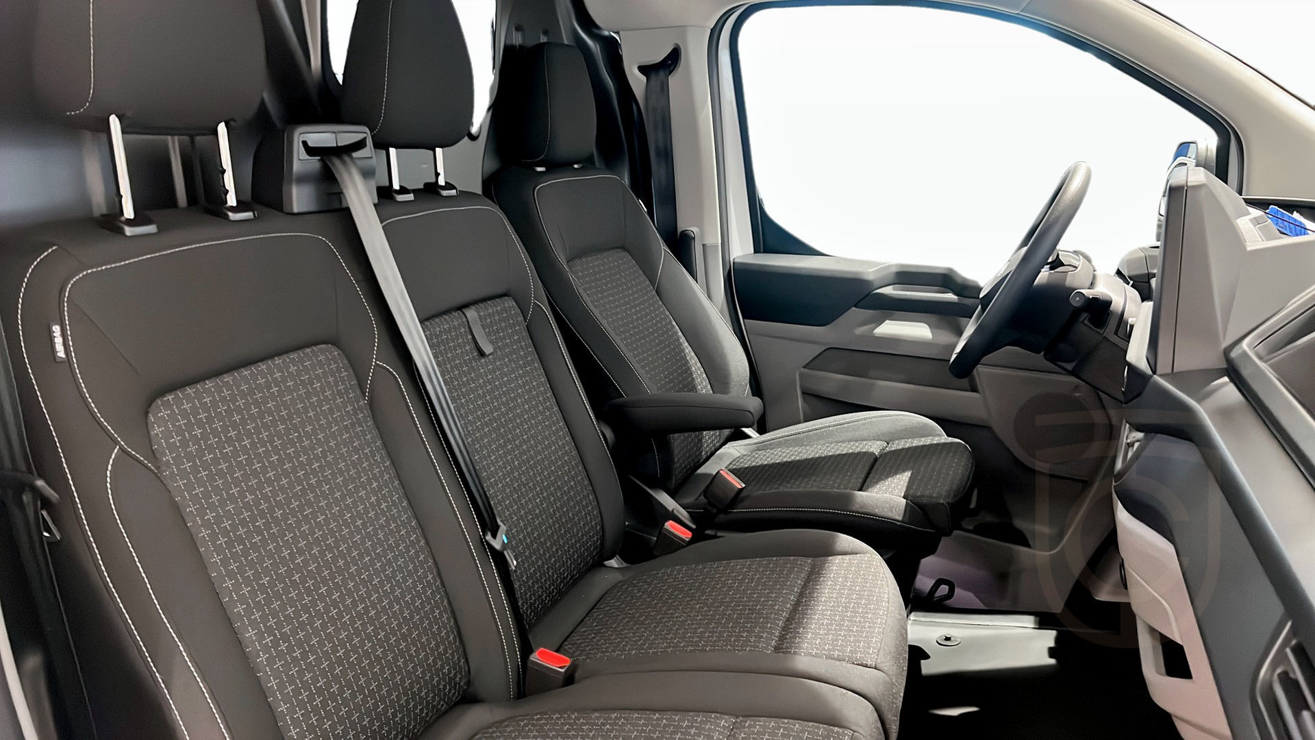 Ford E-Transit Custom 320