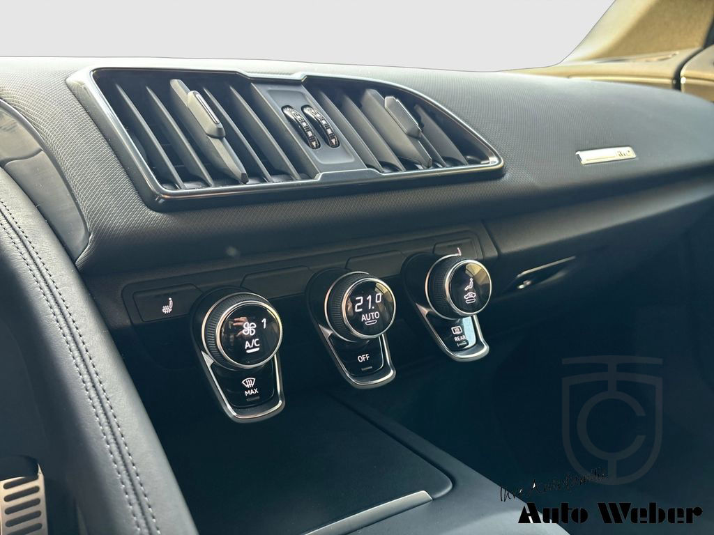 Audi R8 Coupe RWD performance Keramik Schalensitze