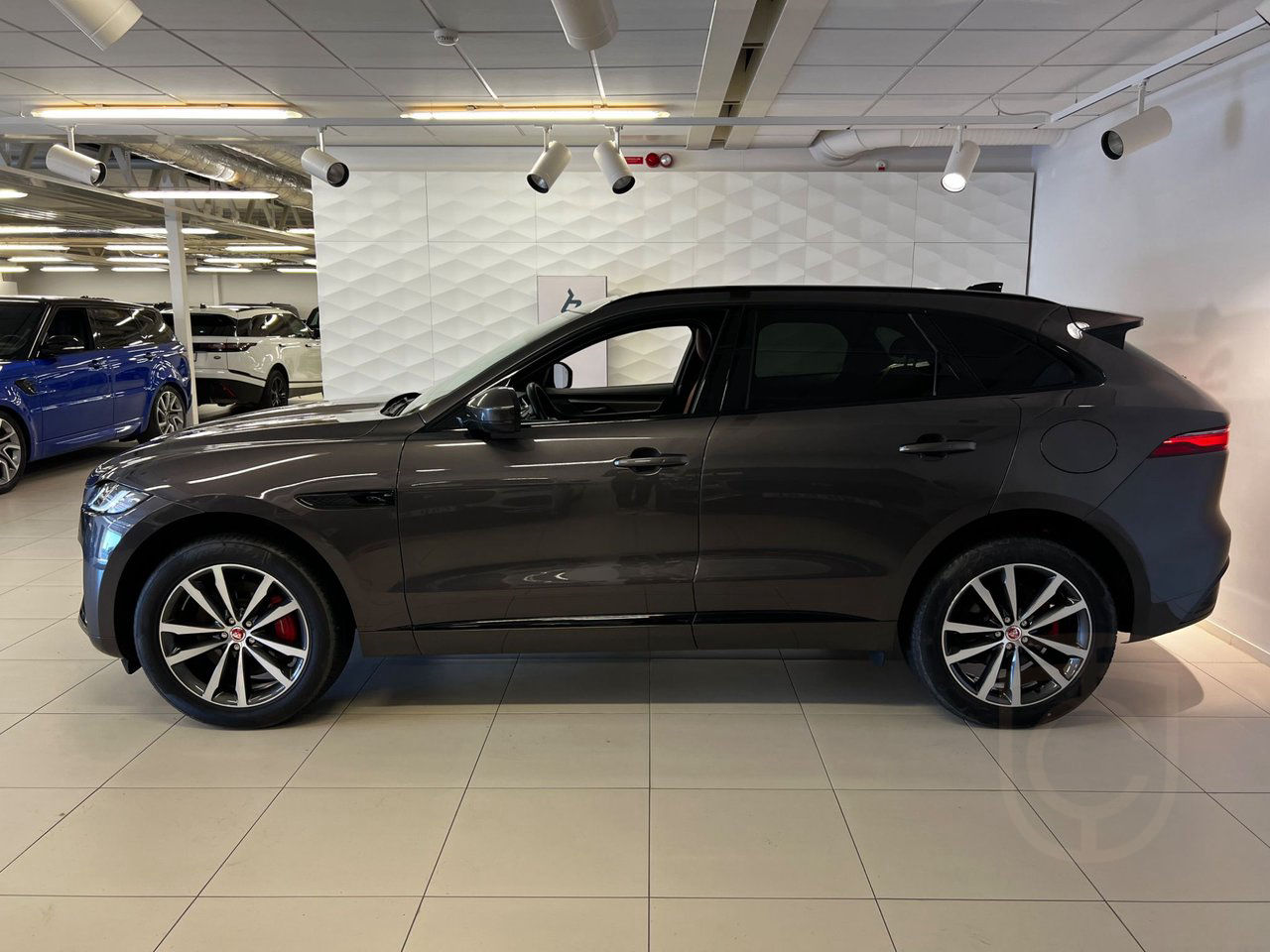 Jaguar F-Pace P400e