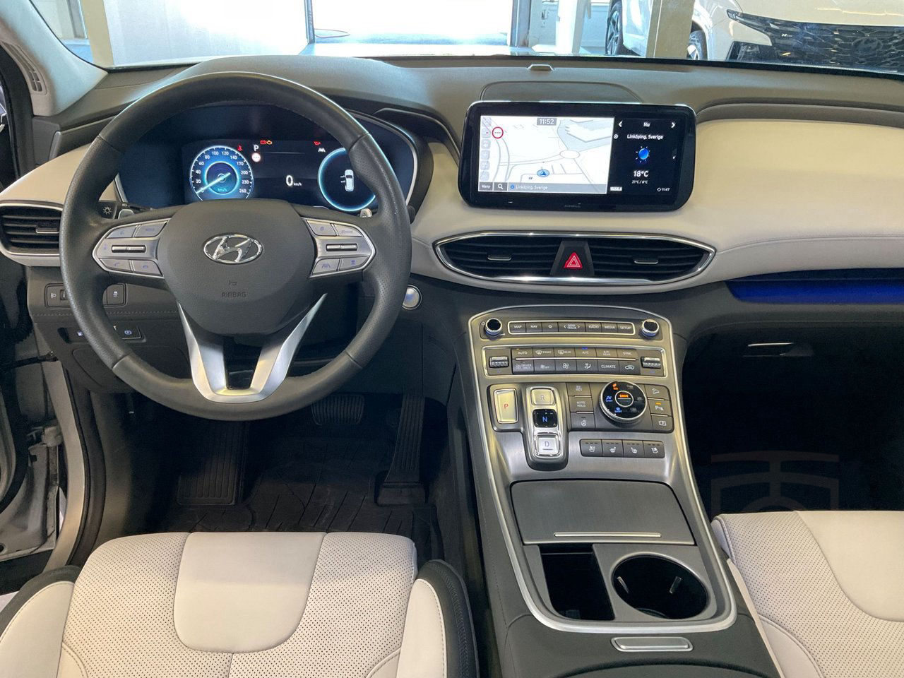 Hyundai Santa Fe PHEV Advanced Luxury Pack 7 sits 4WD Dragk.