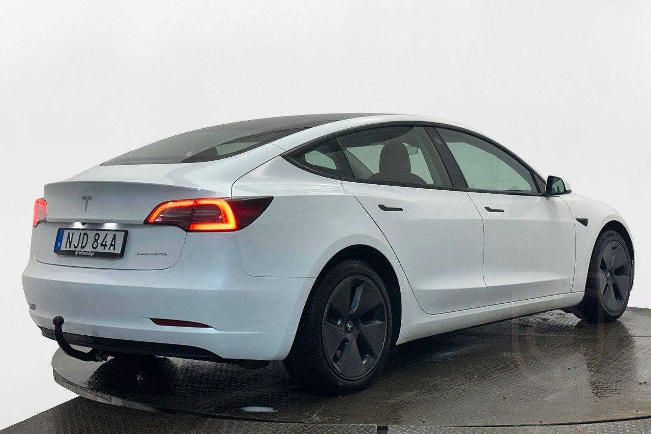 Tesla Model 3 Long Range AWD