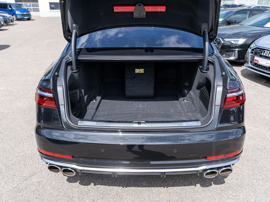 Audi S8 4.0 TFSI quattr Navi Matrix StandHz Pano 360°