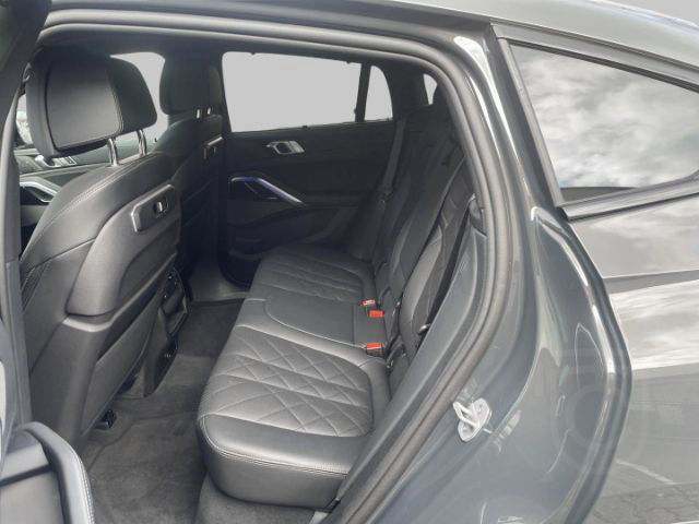 BMW X6 XDRIVE30D M SPORT HUD StandHZG AHK Pano Massa