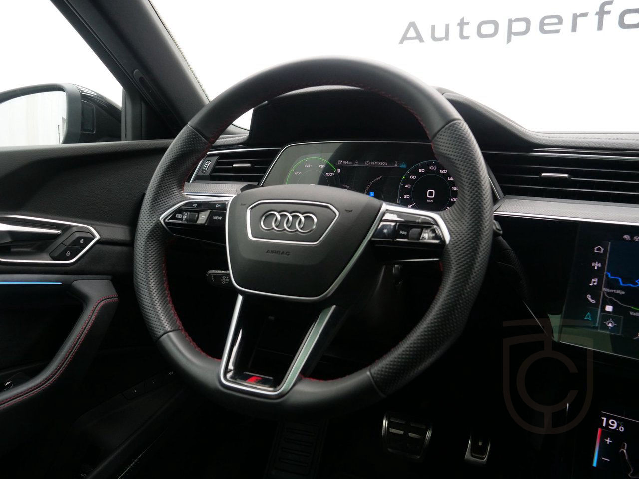 Audi Q8 55 e-tron Quattro S Line Pano