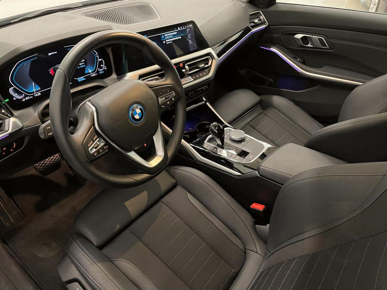 BMW 330e Sedan