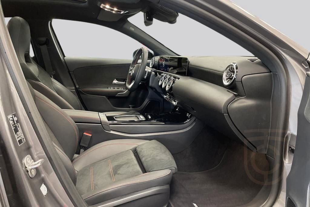 Mercedes-Benz A 250 4-Matic AMG Night Panorama Premium Plus