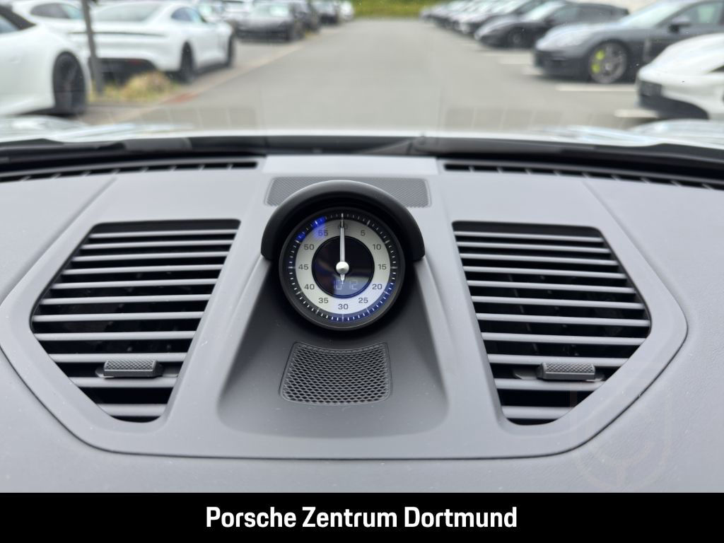 Porsche 992 911 Targa 4 GTS BOSE Sportabgasanlage LED
