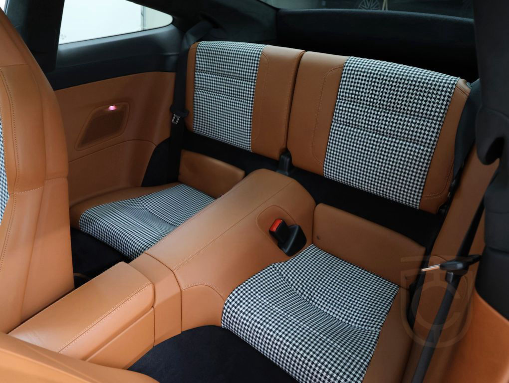 Porsche 911 Turbo S / Heritage Design Classic package