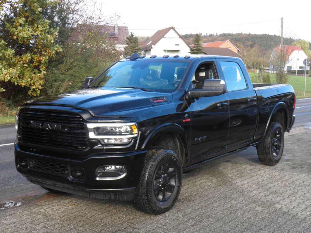 Dodge RAM 2500 CREWCAB 4X4 DIESEL NIGHT EDITION LARAMI