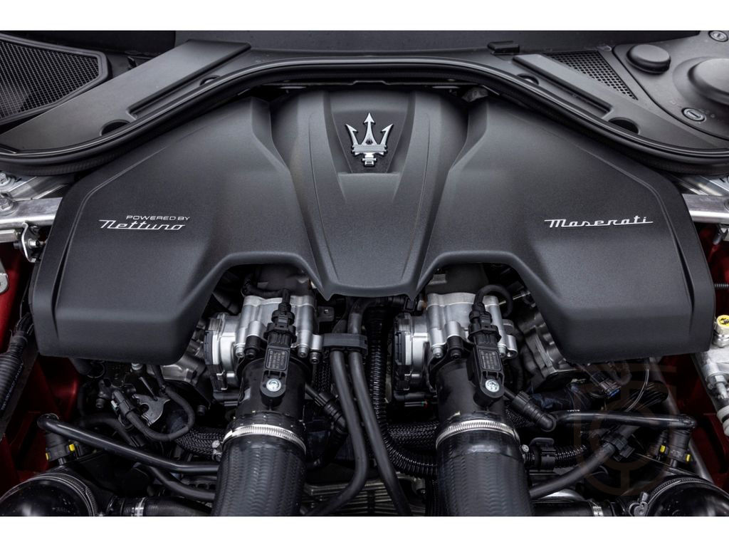 Maserati GranTurismo TROFEO MY24 550PS CARBON - MATT - VO