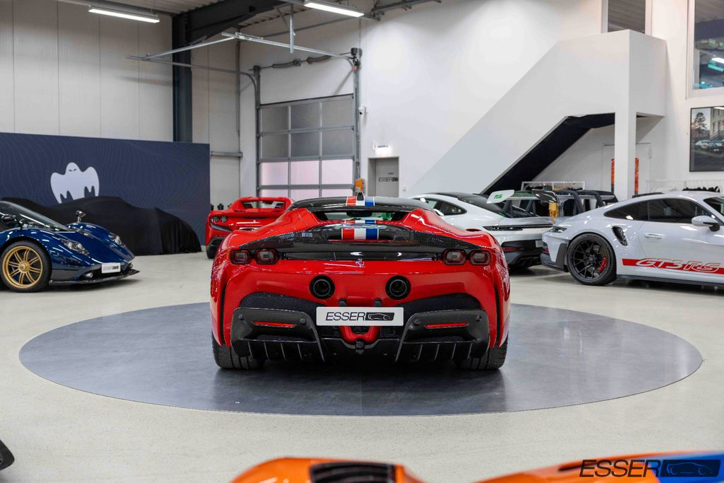 Ferrari SF90 Stradale | Hommage to 250 GTO Le Mans