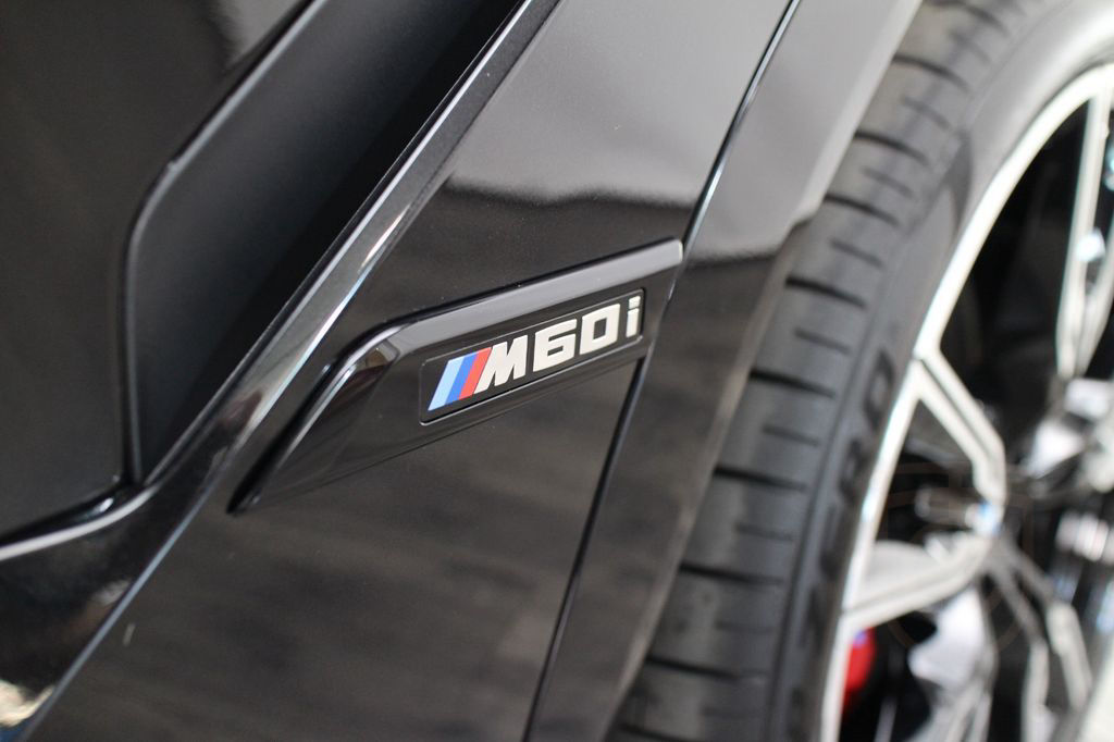 BMW X6 M60 i xDrive B&W HeadUp SoftClose AHK 22"