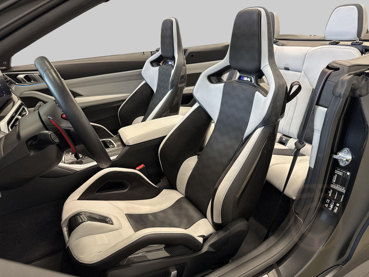BMW M4 Competition xDrive Convertible Individual