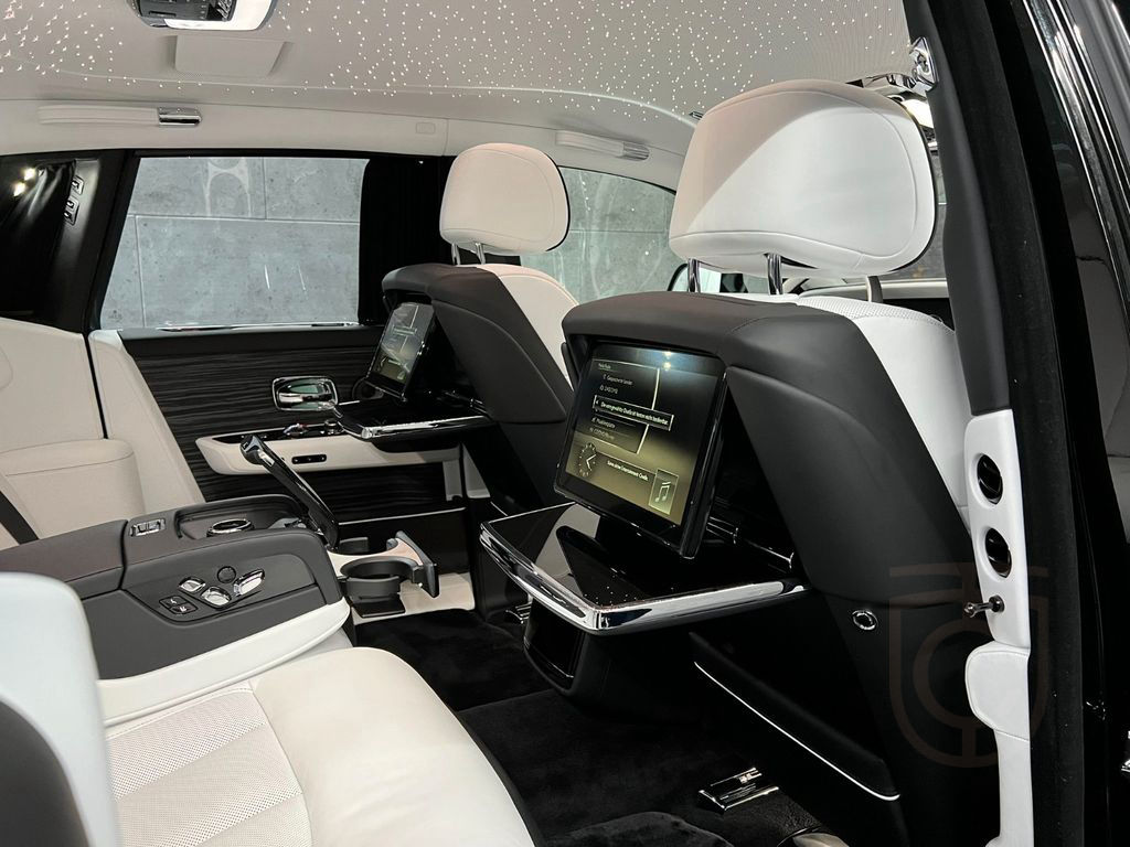 Rolls-Royce Phantom SWB Extended Two-Tone FULL